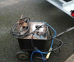 Oil filled welder