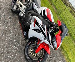 2008 Honda CBR - Image 3/10