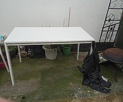 Table 4chairs and bench matching