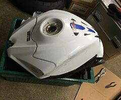 08-10 suzuki gsxr fuel tanks - Image 4/4
