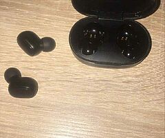 They are 2 weeks old selling them because just got airpods