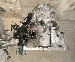 Gearbox,and engine parts for sale - Image 4/5