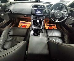 2016 Jaguar XE - Image 6/6