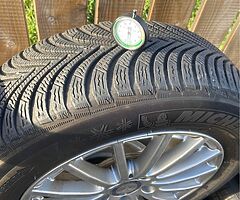 Mercedes 4x Alloys Like New With As New Tyres