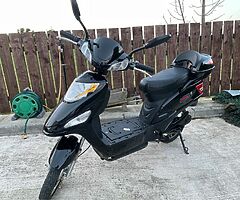 Adults Electric moped - Image 5/5
