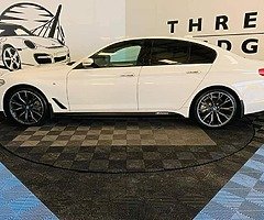 2017 BMW Series 5 - Image 4/10