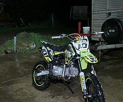 10Ten 140r pit bike 
2 hours max done
Open to offers