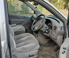 2003 Chrysler Voyager