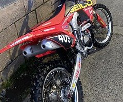 2017 crf 250 twin pipe like new - Image 4/4