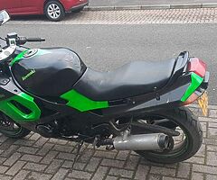 1990 Kawasaki ZZR - Image 4/5