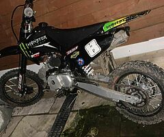 Pit bike