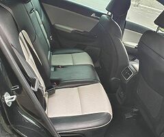 2017 Kia Sportage - Image 8/10