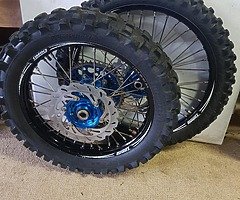 Yz250f/wr250f Wheels and exhaust