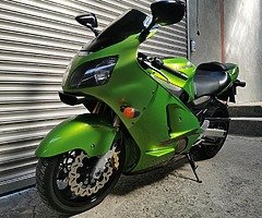 Kawasaki ZX12 in mint condition.