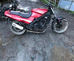 2 Kawasaki GPZ 500 S