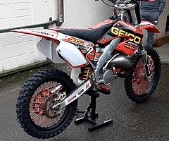 2001 cr125