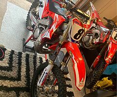 2005 Honda CR
