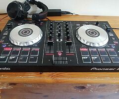 Dj gear set up with laptop