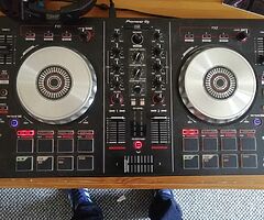 Dj gear set up with laptop - Image 4/10