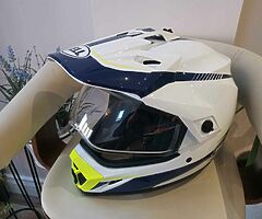 Bell mx 9 helmet.