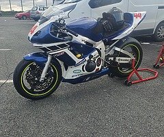 Yamaha R6 5eb pre-injection racebike