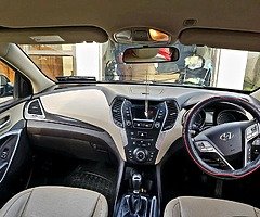 Hyundai santa fe ((NEW MODEL))