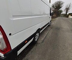 Nissan nv400