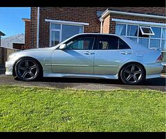 2002 Lexus IS 200