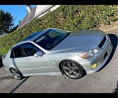 2002 Lexus IS 200