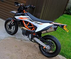 2020 KTM 690 SMC R Supermoto - Image 4/10