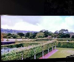 Panasonic 60 inch 4k smart - Image 3/3