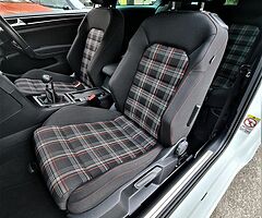 2014 Volkswagen Golf - Image 5/10