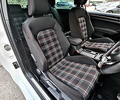 2014 Volkswagen Golf - Image 8/10