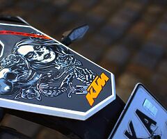 Custom made graphics