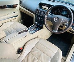 2010 E-220 Mercedes Automatic Coupe - Image 8/8