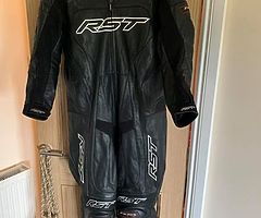 RST TracTech Evo one peace Motorbike Leathers size uk 48 - Image 8/8