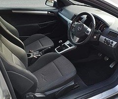 Opel Astra GTC 1.4 Petrol 2009 - Image 8/9