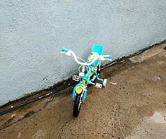 Apollo girls bike