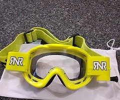BRAND NEW WULFSPORT AND RIP AND ROLL GOGGLES. SIZE 55/56SMALL - Image 6/8