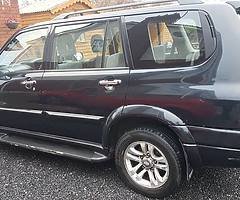 Suzuki Grand Vitara XL7 - Image 11/14