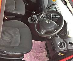 Hyundai i10 blue