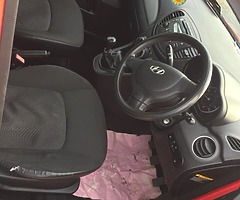 Hyundai i10 blue