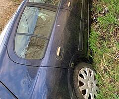 Nissan Almera SX for parts