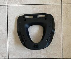 Givi plate