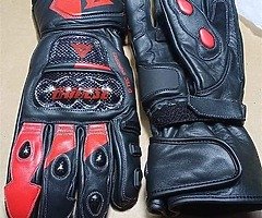 Customized suit included boots gloves complete set with original quality in best price of 400£ - Image 7/8