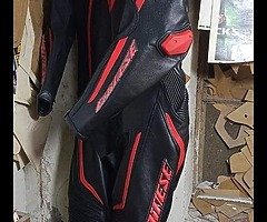 Customized suit included boots gloves complete set with original quality in best price of 400£ - Image 8/8