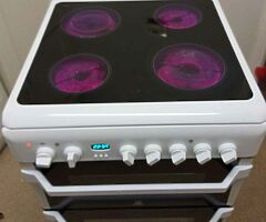 60cm Indesit electric cooker