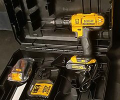 Dewalt cordless drill  18volt  brand  new top top quality set  - Image 4/4