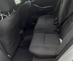 2005 Toyota Avensis - Image 5/9