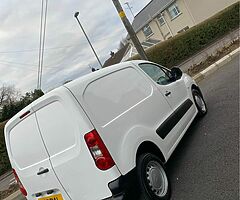 2011 Peugeot Partner - Image 4/8